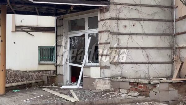 Donetsk_building_shelled